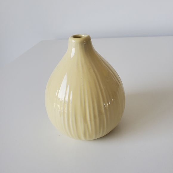 Yellow Bud Vase - Picture 2 of 3
